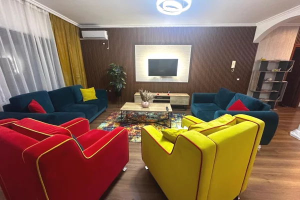 Shtepi me qera Apartament ne Tirane, 2+1, Mobilimi E mobiluar, Pagesa 800  Euro.