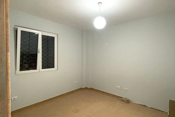 Appartamento in vendita a Tirana 1+1, Vuoto
