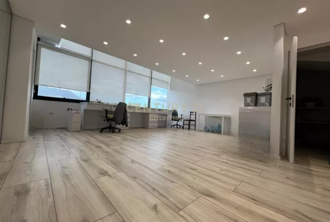 Business Property for Rent 1+1 in Tirana - 1,500 Euro