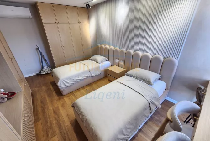 Shtepi me qera Apartament ne Tirane, 2+1, Mobilimi E mobiluar, Pagesa 700  Euro.