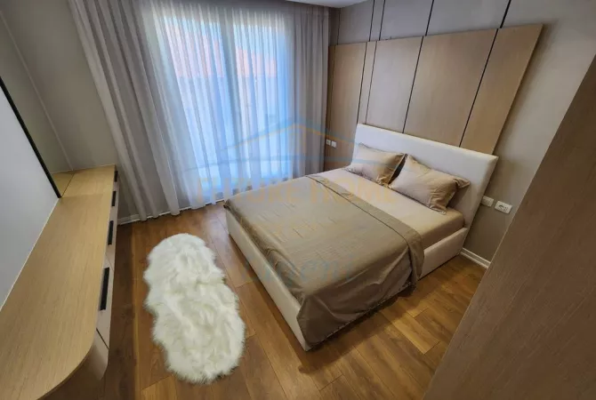 Shtepi me qera Apartament ne Tirane, 2+1, Mobilimi E mobiluar, Pagesa 700  Euro.