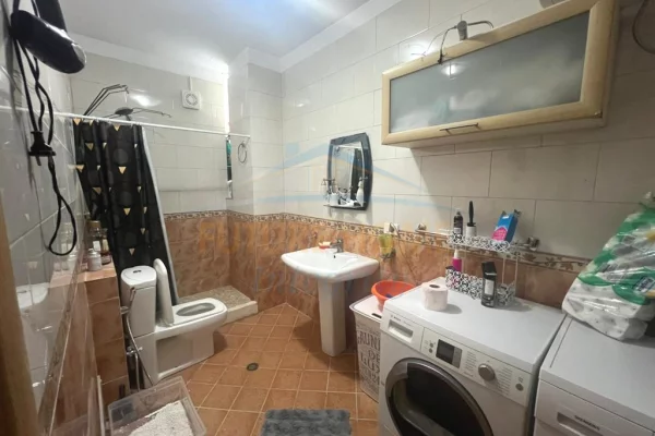 Shtepi me qera 2+1 ne Tirane - 726 Euro