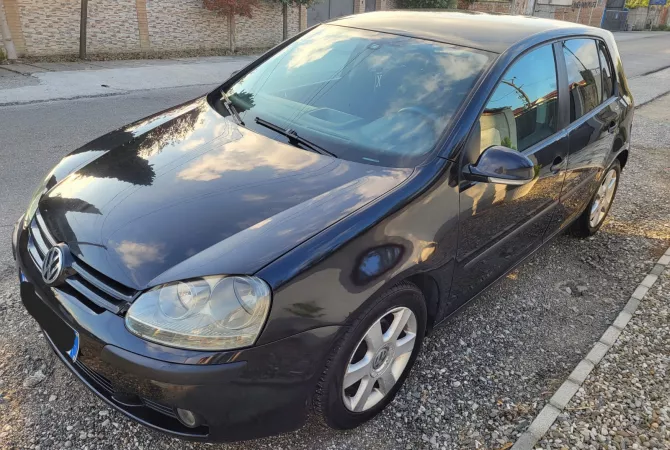 Auto in Vendita a Durazzo - 2,900 Euro