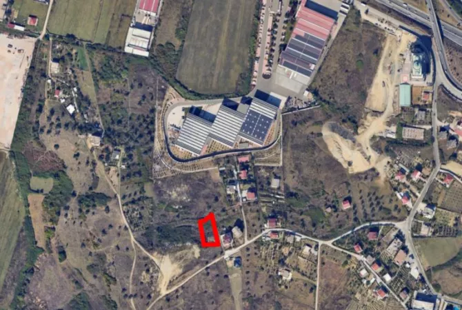 Truall ose Toke ne Tirane - 152,000 Euro