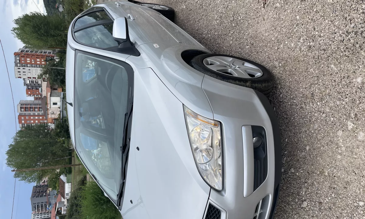 Auto in Vendita a Tirana, Ford, 2007 Diesel,Kambio Manual Pagamento 2,500  Euro.