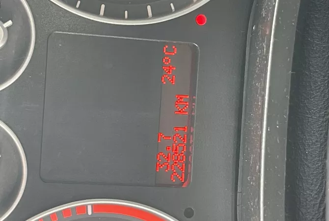 Auto in Vendita a Tirana, Ford, 2007 Diesel,Kambio Manual Pagamento 2,500  Euro.