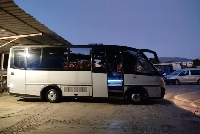 Auto in Vendita a Tirana, Iveco, 2005 Diesel,Kambio Manual Pagamento 14,000  Euro.