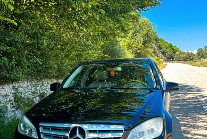 Auto in Vendita a Tirana, Mercedes-Benz, 2011 gasoline-gas,Kambio Automatik Pagamento 7,500  Euro.