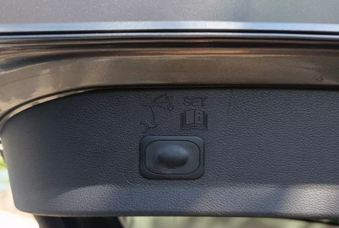 Auto in Vendita a Tirana, Ford, 2013 Diesel,Kambio Automatik Pagamento 10,500  Euro.