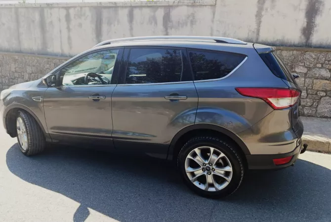 Auto in Vendita a Tirana, Ford, 2013 Diesel,Kambio Automatik Pagamento 10,500  Euro.