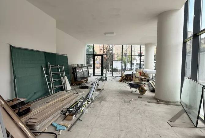 Business Property for Rent 1+1 in Tirana - 2,700 Euro