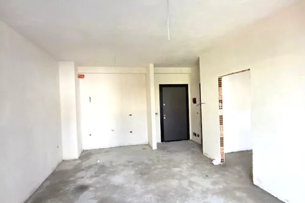 🔥SHITET APARTAMENT 1+1 – PRANË SPITALIT AMERIKAN 2, RRUGA E DIBRËS