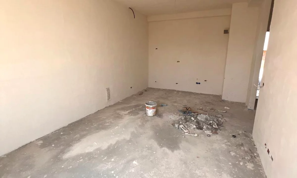 Shtepi ne shitje Apartament ne Tirane, 1+1, Mobilimi Bosh, pa mobiluar, Pagesa 159,412  Euro.