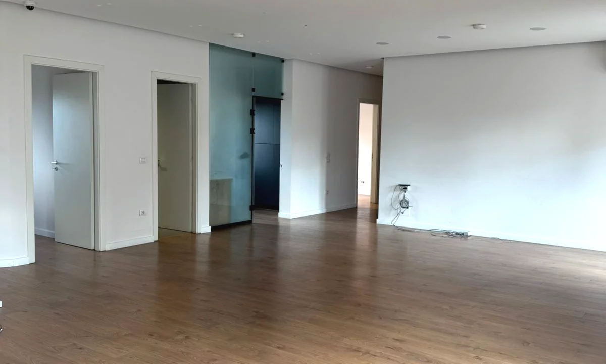 🔥Zyre me Qira – Bulevardi “Zogu i Pare”, Qender, Tirane