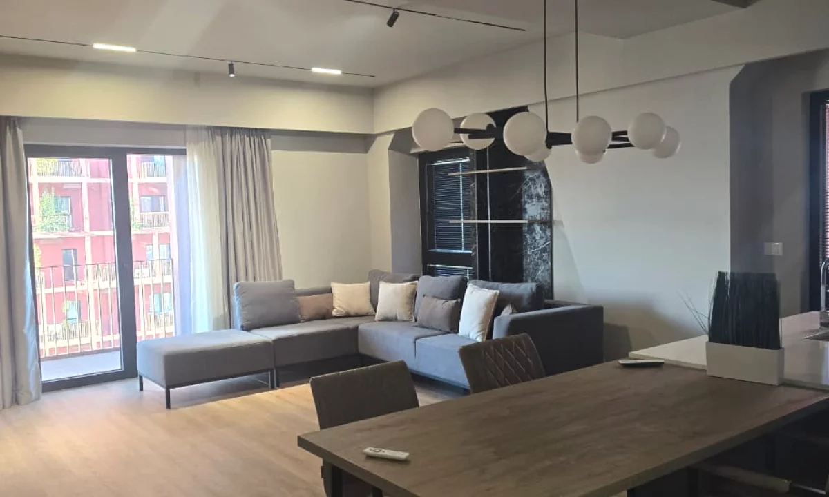 Shtepi ne shitje Apartament ne Tirane, 2+1, Mobilimi E mobiluar, Pagesa 504,900  Euro.