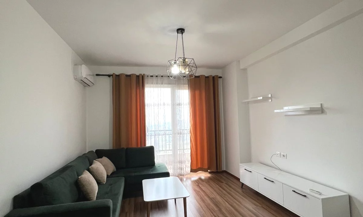 Shtepi ne shitje Apartament ne Tirane, 1+1, Mobilimi E mobiluar, Pagesa 110,000  Euro.