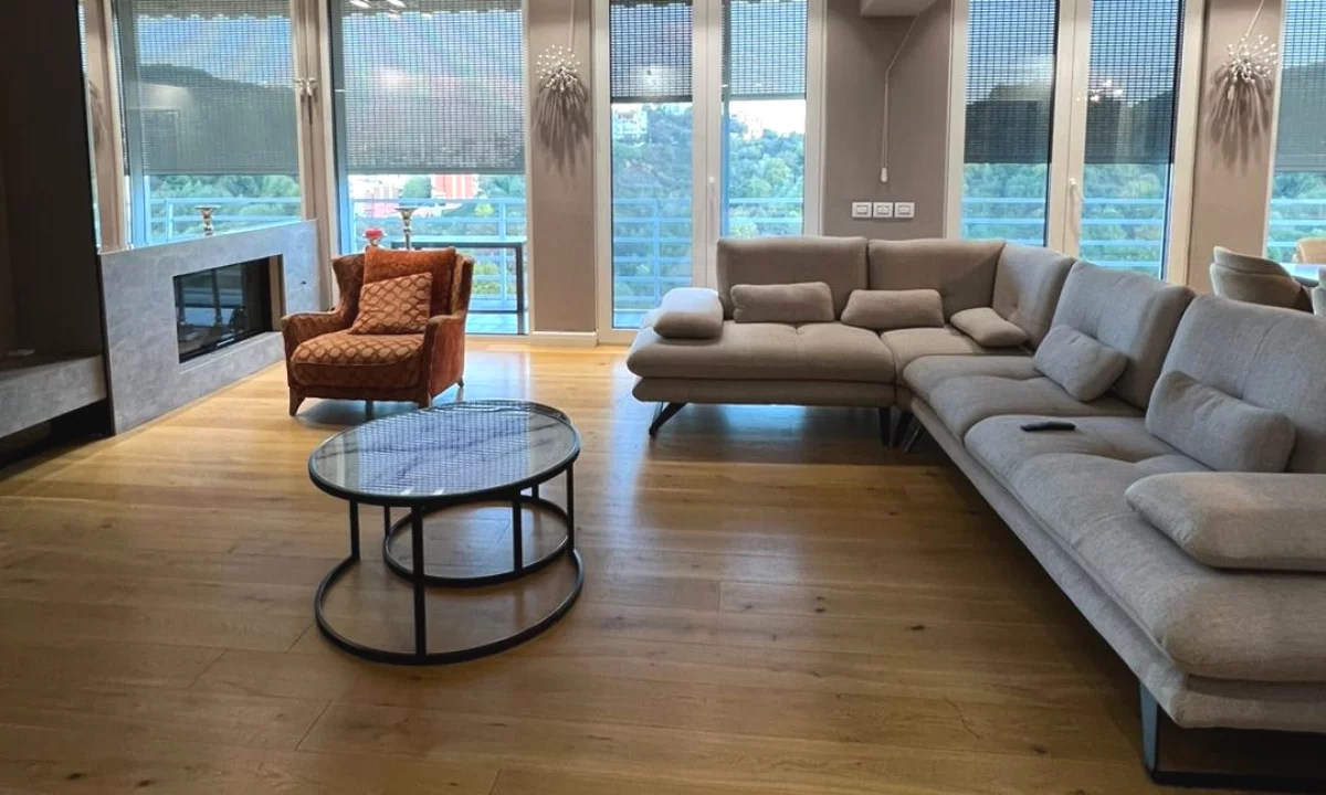 Shtepi me qera Apartament ne Tirane, 3+1, Mobilimi E mobiluar, Pagesa 2,000  Euro.