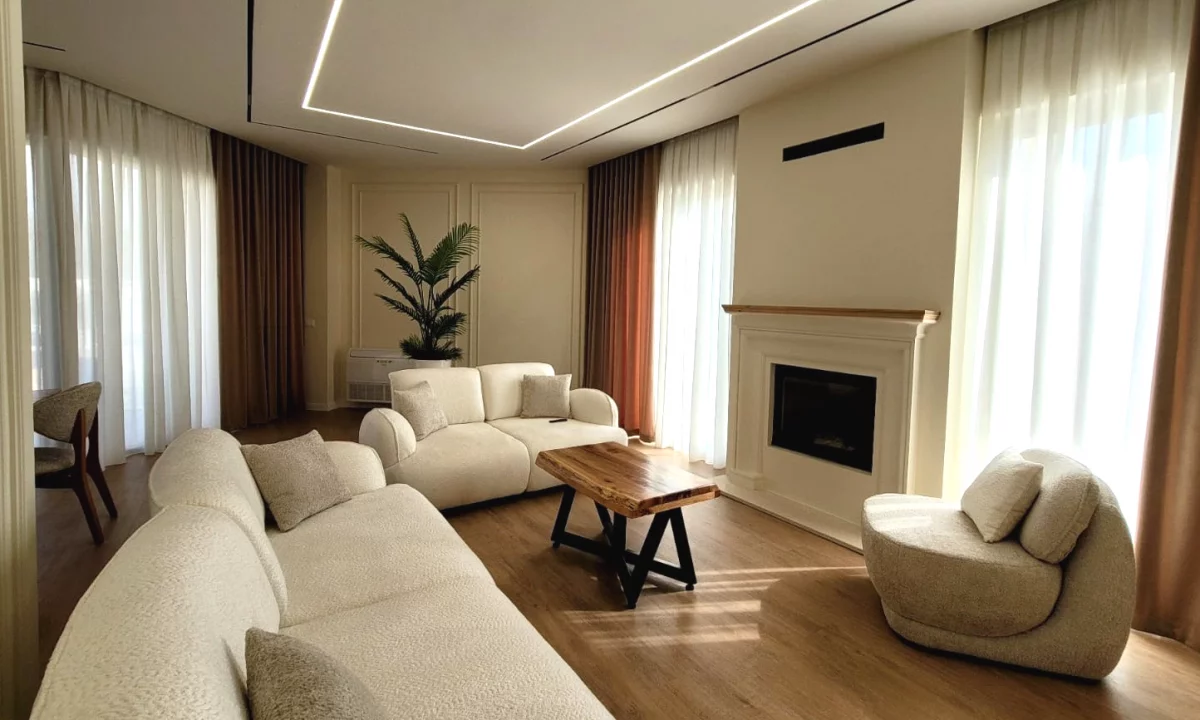 Shtepi me qera Vila Luksoze ne Tirane, 3+1, Mobilimi E mobiluar, Pagesa 5,000  Euro.