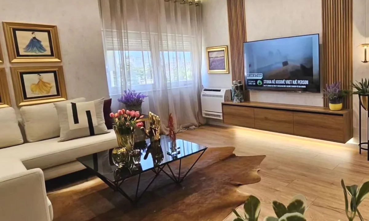 House for Sale Apartment in Tirana, 2+1, Furniture Furnished, Payment 260,000  Euro.
