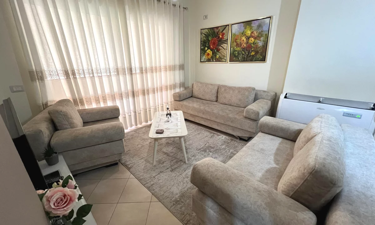 Shtepi me qera Apartament ne Tirane, 2+1, Mobilimi E mobiluar, Pagesa 800  Euro.