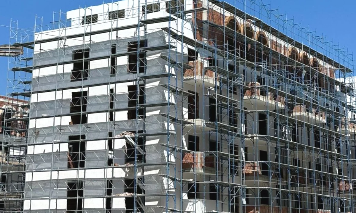 Shtepi ne shitje Apartament ne Tirane, 2+1, Mobilimi Bosh, pa mobiluar, Pagesa 218,300  Euro.