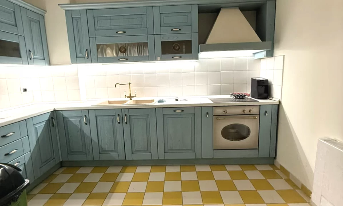 Shtepi ne shitje Apartament ne Tirane, 2+1, Mobilimi Pjeserisht e mobiluar, Pagesa 490,000  Euro.