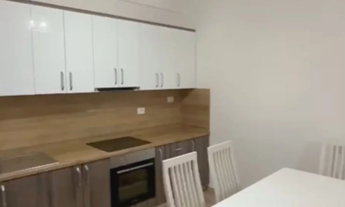 Shtepi me qera Apartament ne Tirane, 1+1, Mobilimi E mobiluar, Pagesa 55,000  Leke.