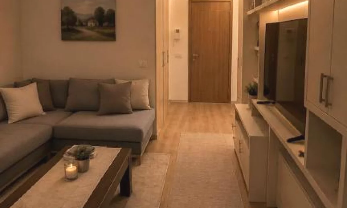 Shtepi me qera Apartament ne Tirane, 3+1, Mobilimi E mobiluar, Pagesa 150,000  Leke.