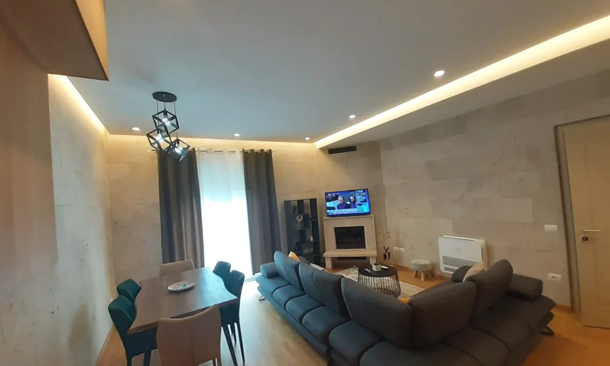 Shtepi me qera Apartament ne Tirane, 2+1, Mobilimi E mobiluar, Pagesa 1,100  Euro.