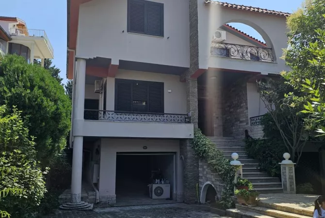 Shtepi ne shitje 5+1 ne Tirane - 480,000 Euro