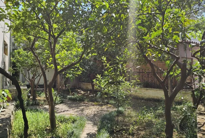 Shtepi ne shitje Vila Luksoze ne Tirane, 5+1, Mobilimi E mobiluar, Pagesa 480,000  Euro.