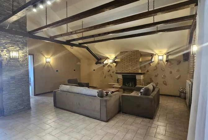 Shtepi ne shitje Vila Luksoze ne Tirane, 5+1, Mobilimi E mobiluar, Pagesa 480,000  Euro.