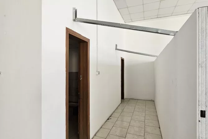 Business Property for Rent 1+1 in Tirana - 8,400 Euro