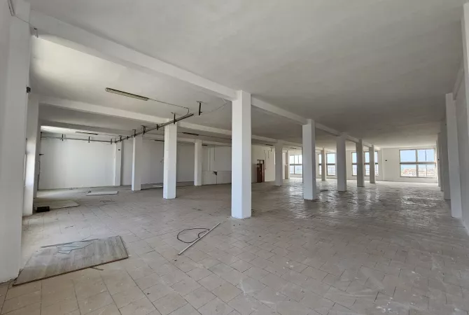 🏢 Objekt Multifunksional per Qira – Ideale per Prodhim, Magazine apo Aktivitet Komercial!