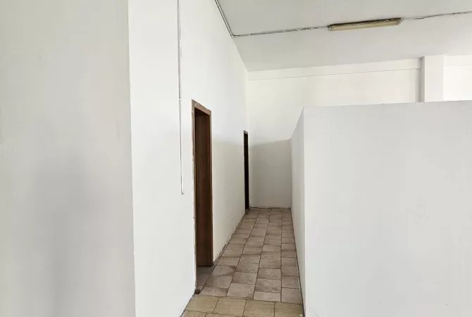 🏢 Objekt Multifunksional per Qira – Ideale per Prodhim, Magazine apo Aktivitet Komercial!