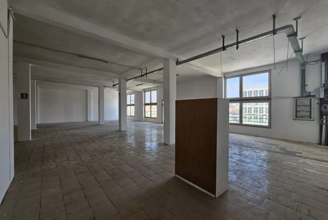 🏢 Objekt Multifunksional per Qira – Ideale per Prodhim, Magazine apo Aktivitet Komercial!