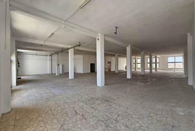 🏢 Objekt Multifunksional per Qira – Ideale per Prodhim, Magazine apo Aktivitet Komercial!