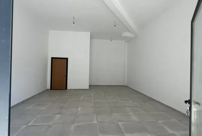 Business Property for Rent 1+1 in Tirana - 600 Euro