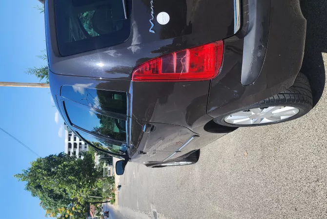 Auto in Vendita a Tirana, Lancia, 2004 Benzine,Kambio Automatik Pagamento 2,500  Euro.