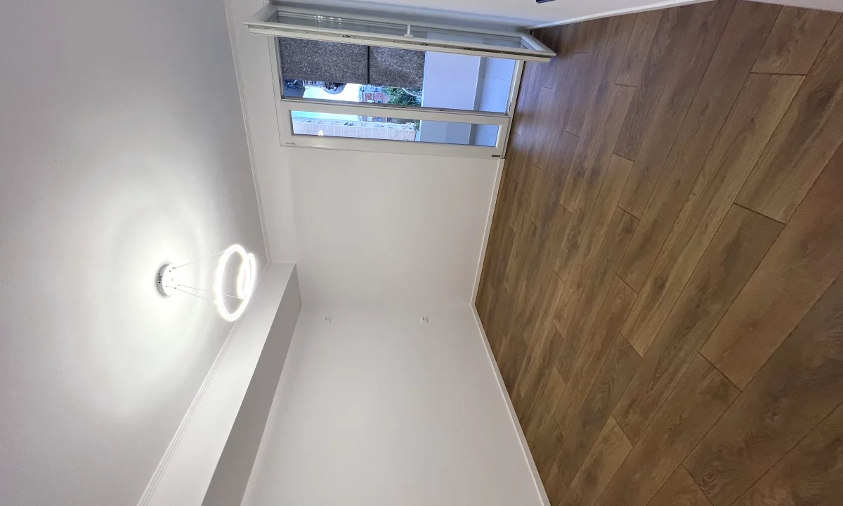 Shtepi ne shitje Apartament ne Tirane, 1+1, Mobilimi Bosh, pa mobiluar, Pagesa 95,000  Euro.