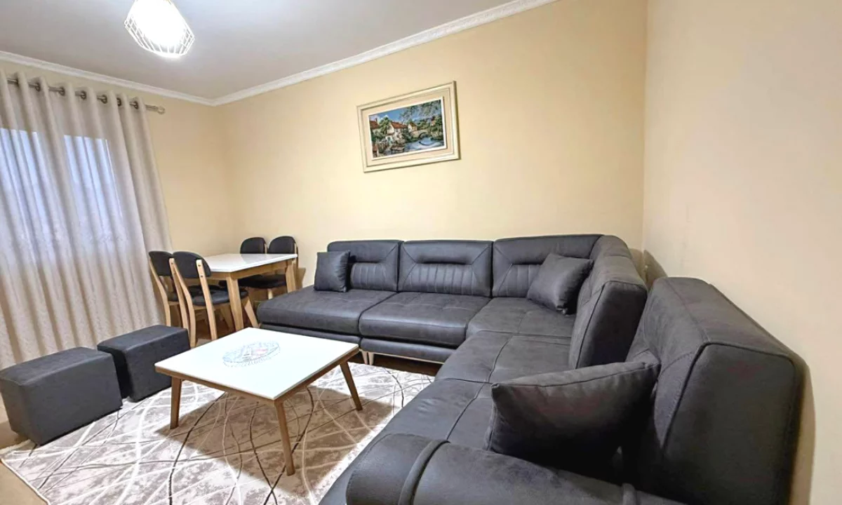 Appartamento in vendita a Tirana 2+1, Arredato