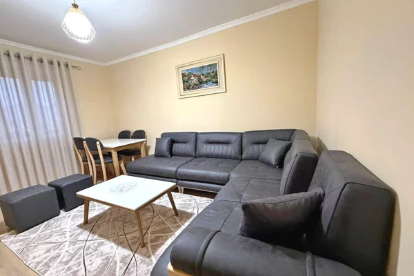 Shitet Apartament 2+1
