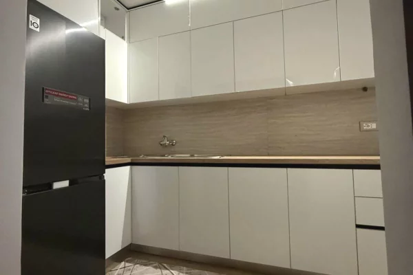 Appartamento in vendita a Tirana 2+1, Arredato