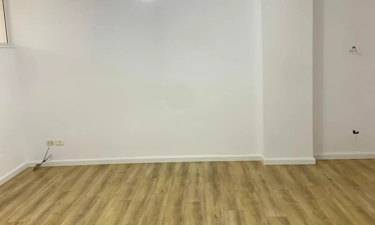 Shtepi ne shitje Apartament ne Tirane, 2+1, Mobilimi E mobiluar, Pagesa 120,000  Euro.