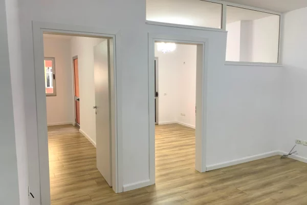Shtepi ne shitje Apartament ne Tirane, 2+1, Mobilimi E mobiluar, Pagesa 120,000  Euro.