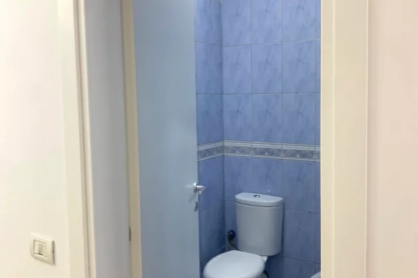 Shtepi ne shitje Apartament ne Tirane, 2+1, Mobilimi E mobiluar, Pagesa 120,000  Euro.