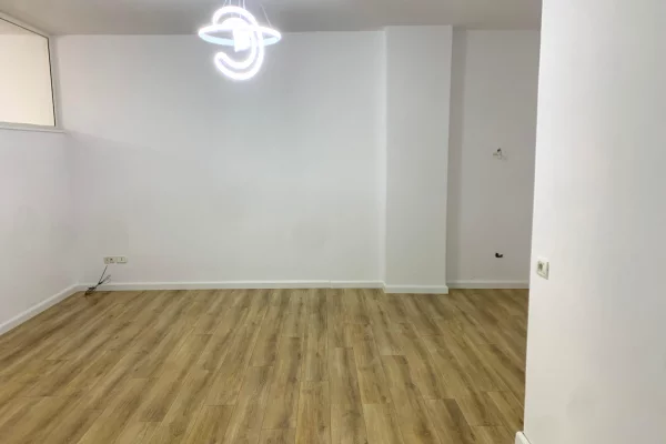 Shtepi ne shitje Apartament ne Tirane, 2+1, Mobilimi E mobiluar, Pagesa 120,000  Euro.