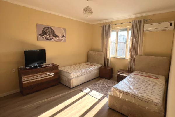 Appartamento in vendita a Tirana 2+1, Arredato