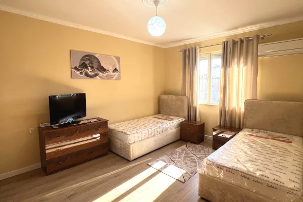 Appartamento in vendita a Tirana 2+1, Arredato