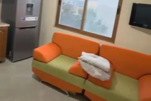 Shtepi me qera Shtepi Private ne Tirane, 2+1, Mobilimi E mobiluar, Pagesa 400  Euro.